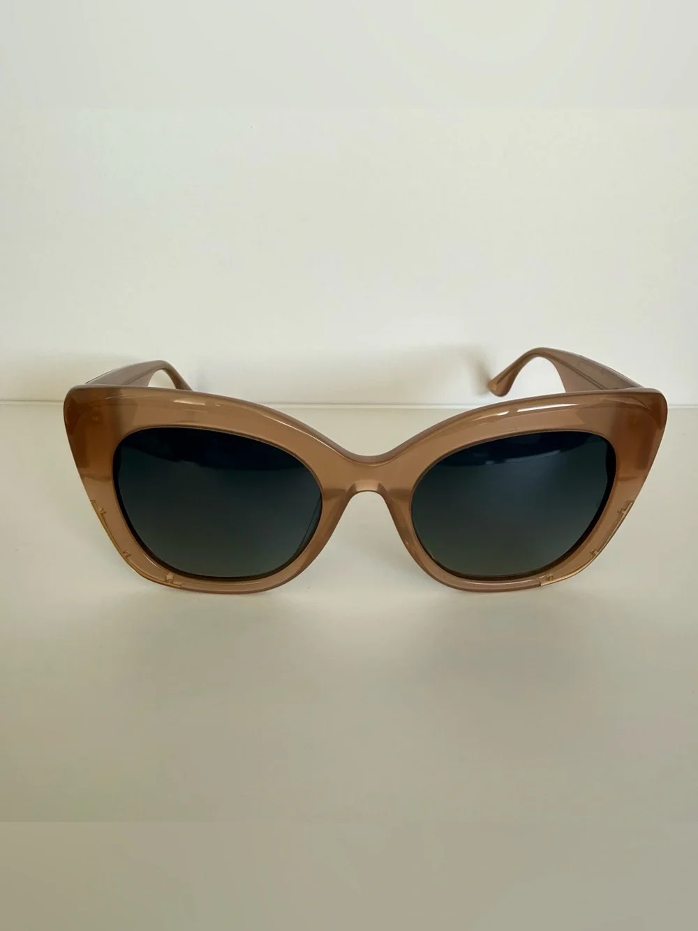 NEW!!! MO women sunglasses European brand Retail 320$